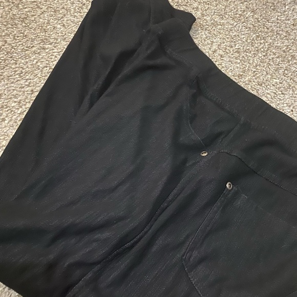 Black womens stretchy capris pants - Picture 1 of 2